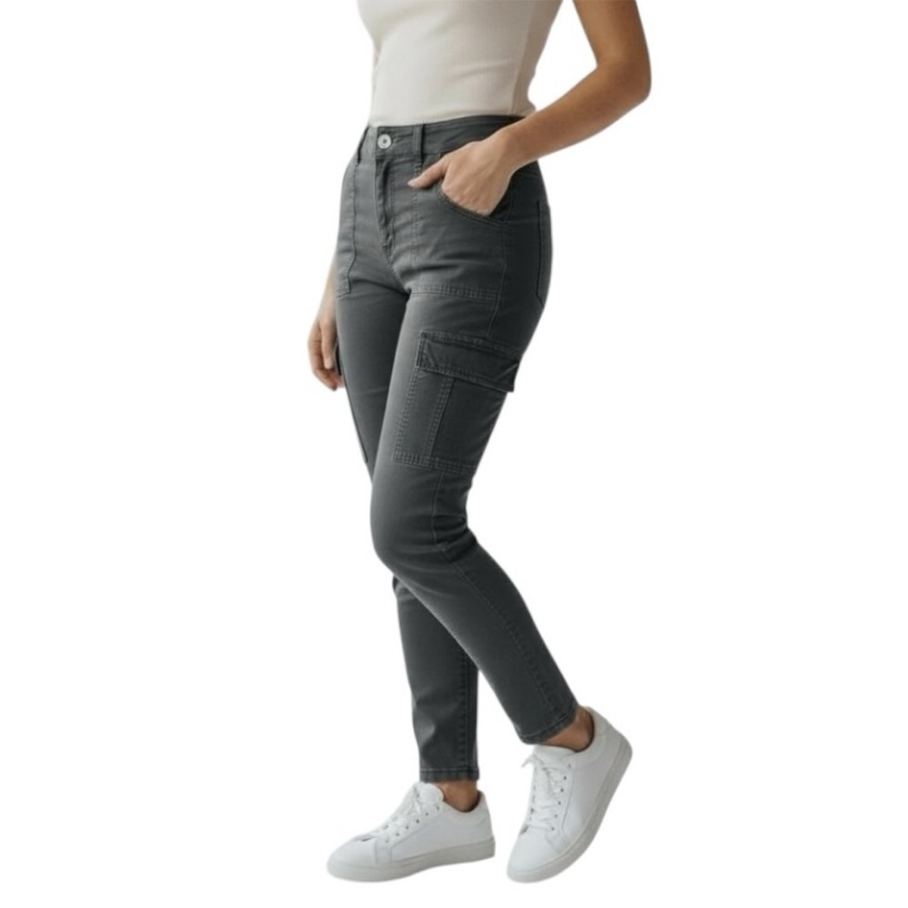 EDDIE BAUER WOMEN’S SIZE 20 SLIGHTLY CURVY SKINNY LEG GRAY CARGO JEANS